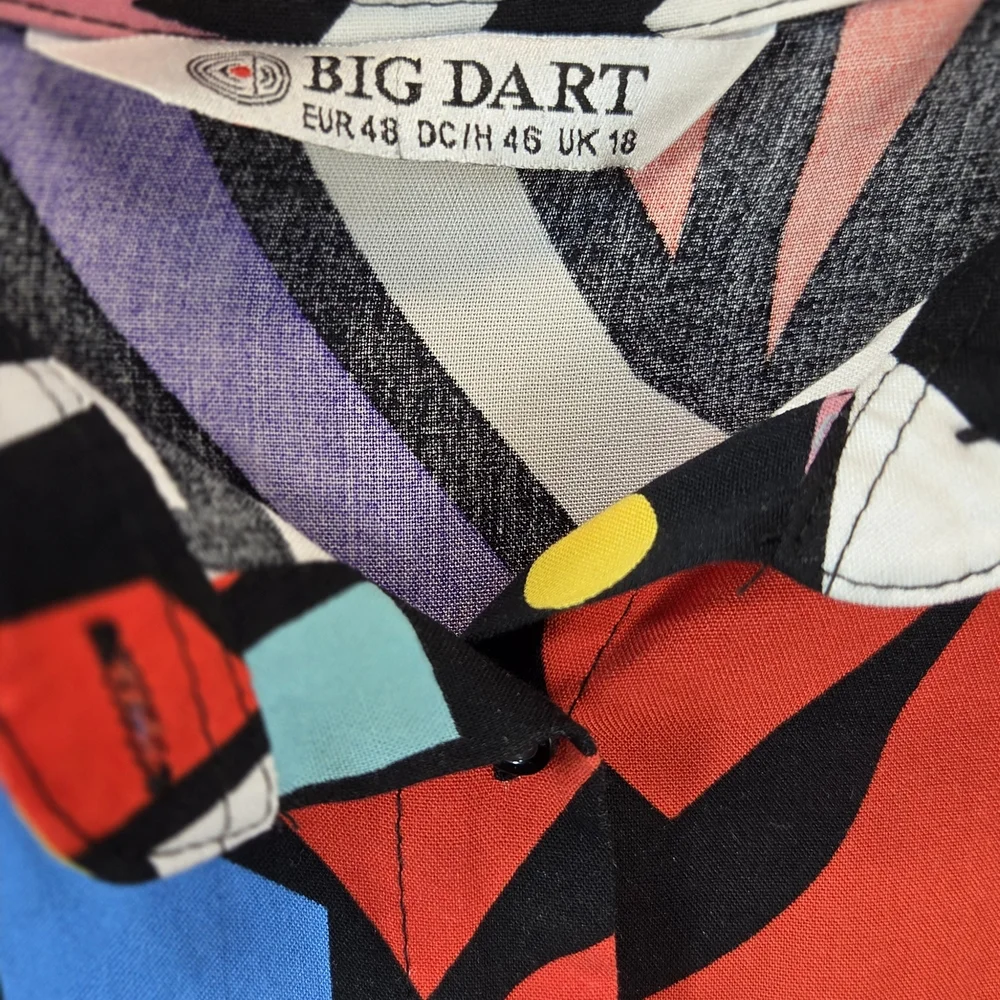 Big Dart Colorful Geometric Retro Womens Button-Up Shirt